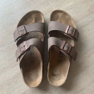Women’s 2 strap Birkenstocks